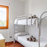 Guesthost - Lovely Near Pelosa W Parking! شقة