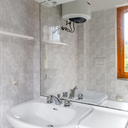 Lovely Near Pelosa W Parking! Apartment