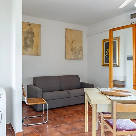 Guesthost - Lovely Near Pelosa W Parking! Apartmán *