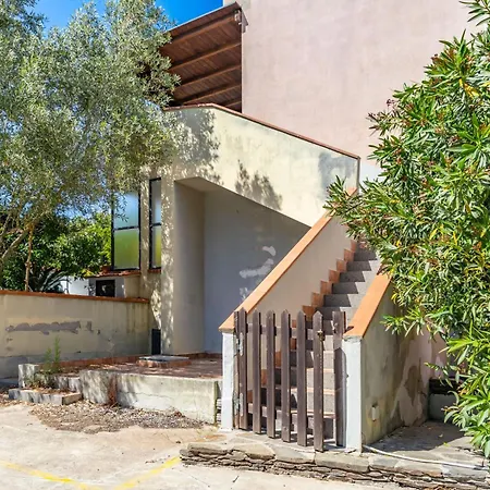 Guesthost - Lovely Near Pelosa W Parking! * Stintino