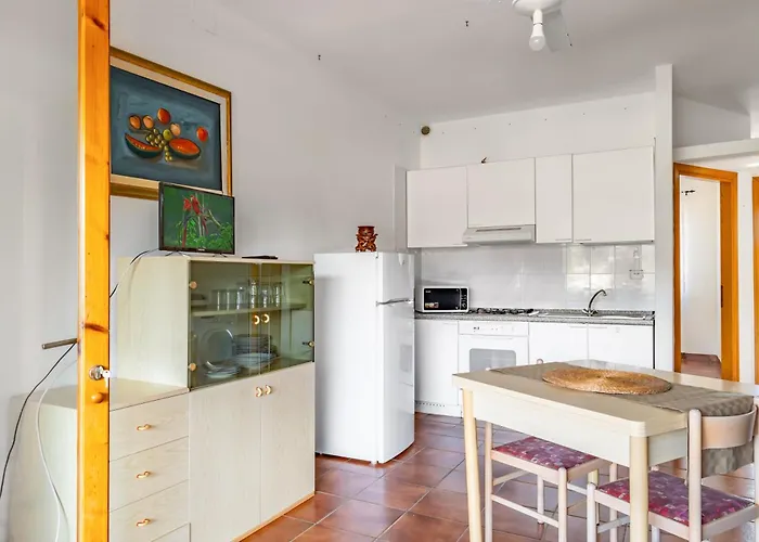 Guesthost - Lovely Near Pelosa W Parking! Stintino