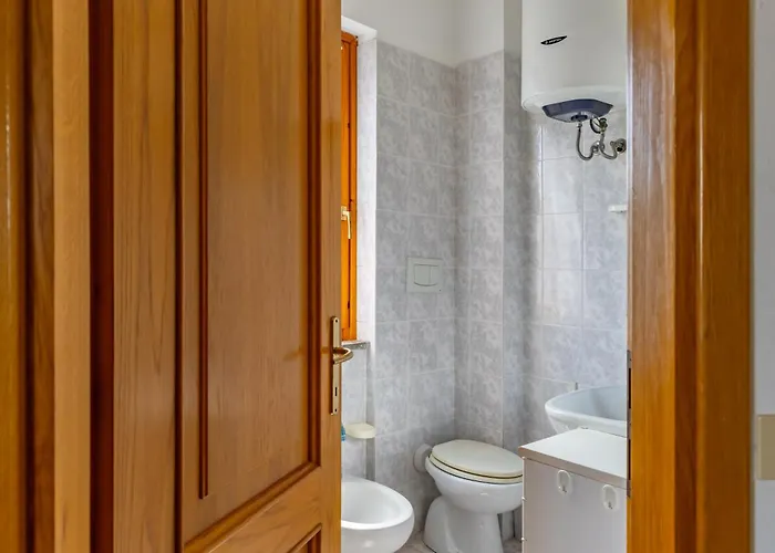 Guesthost - Lovely Near Pelosa W Parking! Appartamento