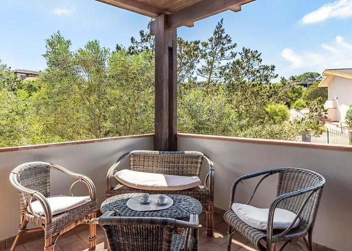 Guesthost - Lovely Near Pelosa W Parking! * Stintino